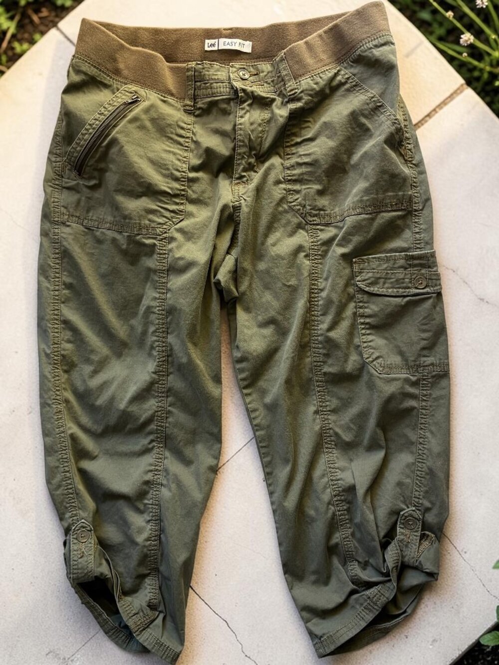 Lee Easy Fit Womens Cargo Capri Pants Green Cropped Roll Up Pockets Size 14